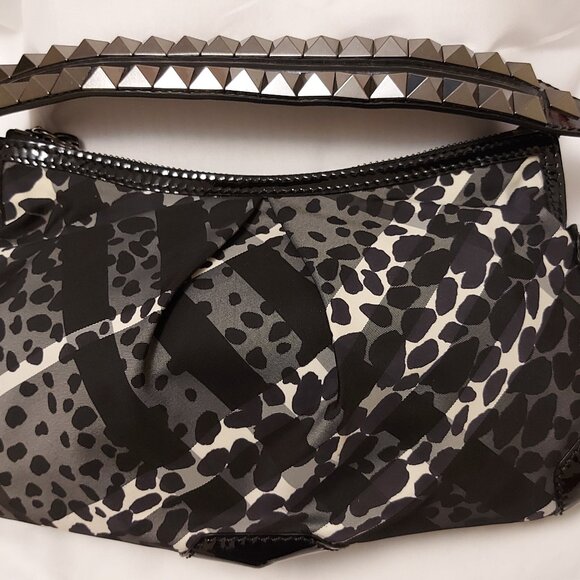 Burberry Floral Beat Check Nylon Foley Hobo Bag in Black - Picture 1 of 10